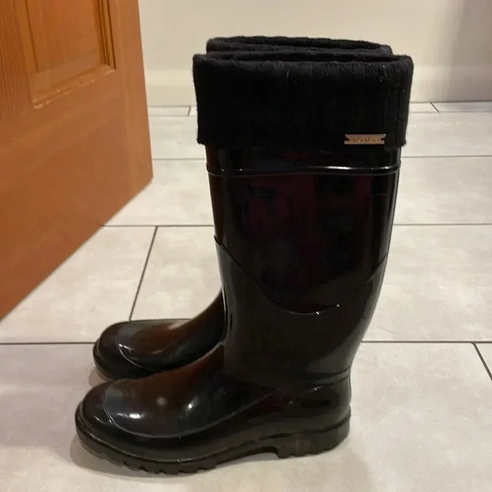 𝅺maxmara woman’s black shiny rain boots